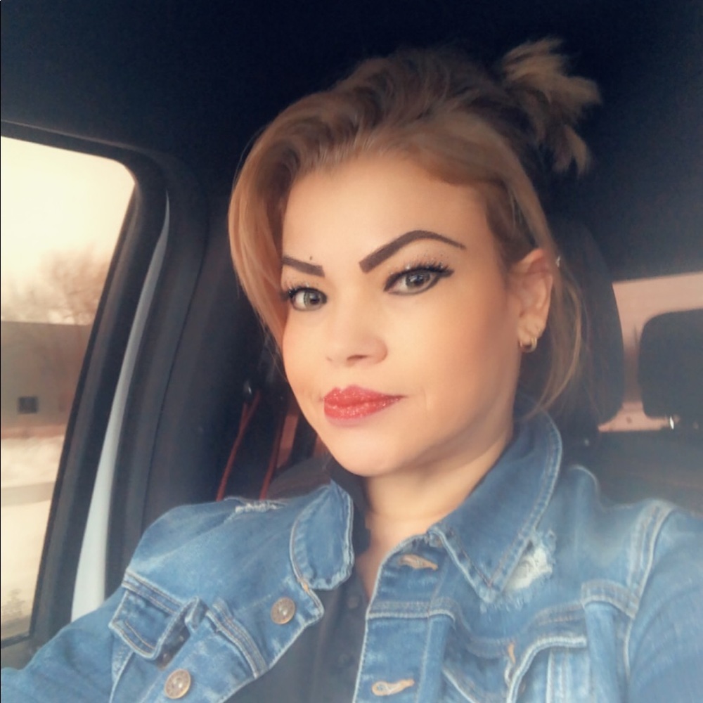 Meet your Posher, Elena